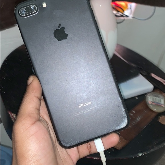 iPhone 7 Plus - Picture 3 of 4